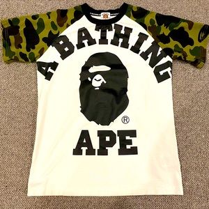BAPE KIDS Tee (Size 160 Like New)
